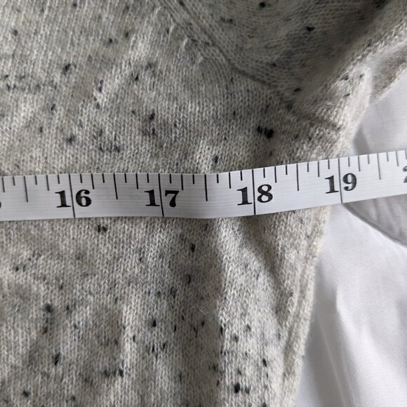 Cashmere Charter Club Luxury Sweater V-Neck Gray Charcoal Long Sleeve SZ Medium - Picture 12 of 13